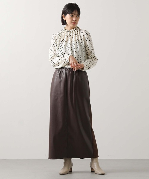 Gready Brilliant（グレディブリリアン）の「タックハイネックフリルブラウス（シャツ/ブラウス・レディース・アイボリー/ホワイト×ブラック/ネイビー系・38）」の20枚目の写真