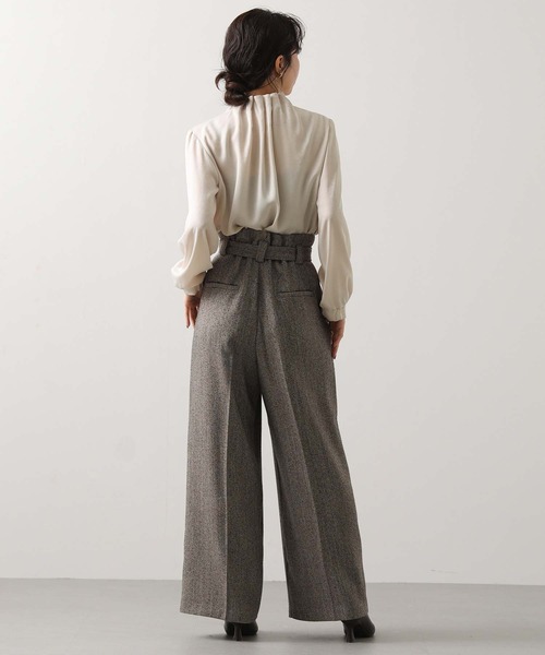 Gready Brilliant（グレディブリリアン）の「タックハイネックフリルブラウス（シャツ/ブラウス・レディース・アイボリー/ホワイト×ブラック/ネイビー系・38）」の6枚目の写真