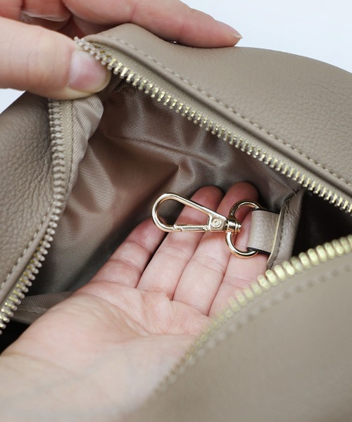 MIAN （ミアン）の「軽量　ロングハンドルボストンバッグ【詳細動画あり】（ボストンバッグ・レディース・ブラウン/ブラック/グレイッシュベージュ/アイボリー・FREE）」の17枚目の写真