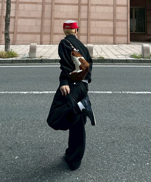 UNDERSTATEMENTs（アンダーステイトメント）の「【ユニセックス】2タックワイドカーブデニムパンツ（デニムパンツ・メンズ・ブラック/インディゴブルー・LARGE/MEDIUM/SMALL）」の7枚目の写真