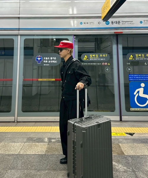 UNDERSTATEMENTs（アンダーステイトメント）の「【ユニセックス】2タックワイドカーブデニムパンツ（デニムパンツ・メンズ・ブラック/インディゴブルー・LARGE/MEDIUM/SMALL）」の14枚目の写真