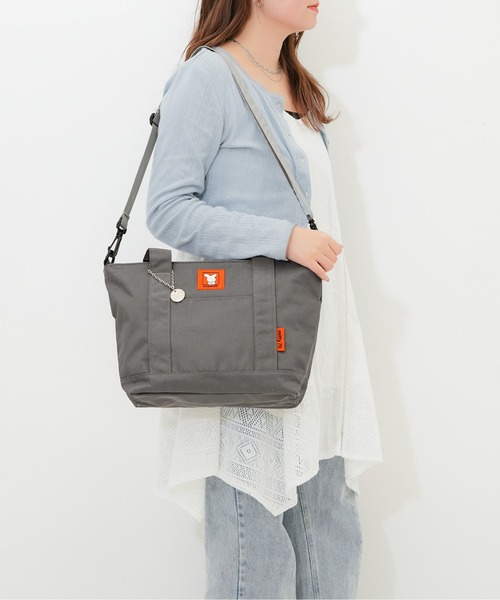 Miffy( ミッフィー)の「【miffy/ミッフィー】 70thアイテム ナインチェ チャーム付き横型トートバッグ(トートバッグ・レディース・グレー・FREE)」の3枚目の写真