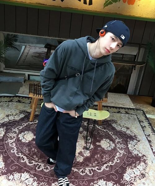 WKNDRS(ウィーキャンドース)の「WEEKENDERS HOODIE (CHARCOAL)(パーカー・レディース・その他・MEDIUM/LARGE/X-LARGE)」の8枚目の写真