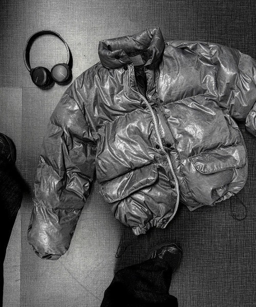 COSYHARU（コシハル）の「キオフコシハルパディングジャケット（ダウンジャケット/コート・メンズ・シルバー・FREE）」の2枚目の写真