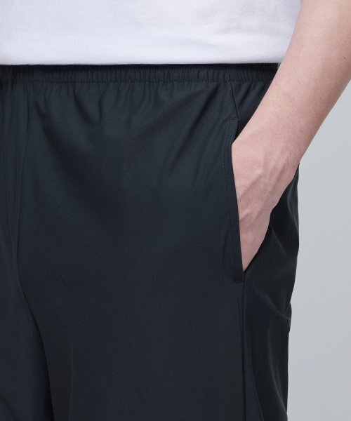 MUSINSA STANDARD（ムシンサスタンダード）の「[クールタンダード] クーリングワイドバンディングパンツ [ダークグレー]（スウェットパンツ・メンズ・その他・40/38/42/36/34/32/30/26/28）」の6枚目の写真