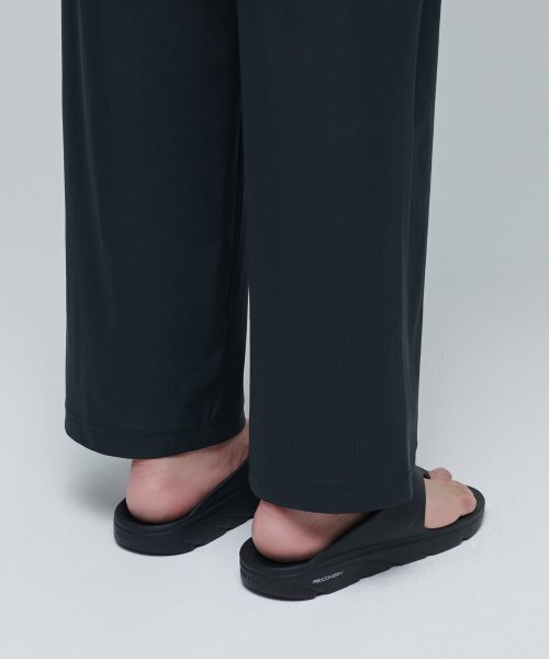 MUSINSA STANDARD（ムシンサスタンダード）の「[クールタンダード] クーリングワイドバンディングパンツ [ダークグレー]（スウェットパンツ・メンズ・その他・40/38/42/36/34/32/30/26/28）」の8枚目の写真