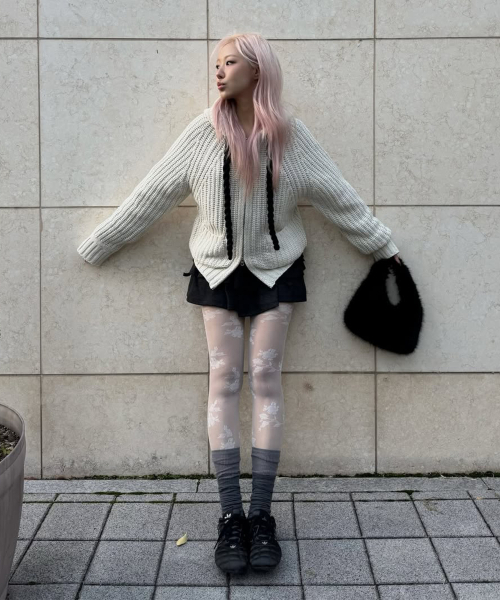 YOUHEE（ユヒ）の「ROPE HOOD ZIP-UP KNIT IVORY（パーカー・レディース・その他・FREE）」の4枚目の写真