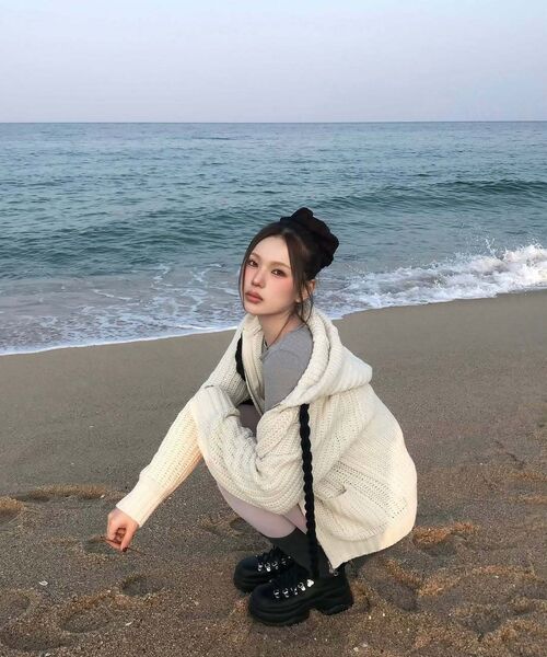 YOUHEE（ユヒ）の「ROPE HOOD ZIP-UP KNIT IVORY（パーカー・レディース・その他・FREE）」の15枚目の写真
