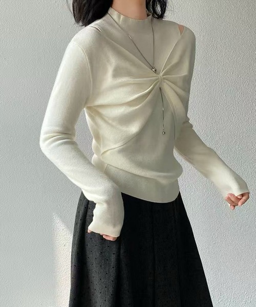 STAY MOTION（ステイモーション）の「【WEB限定】フロントリボンハイネックニットトップス［韓国ファッション ガーリー］（ニット/セーター・レディース・チャコールグレー/アイボリー/ブラック/ブラウン/ボルドー・F）」の2枚目の写真