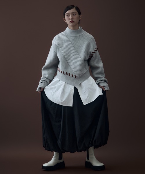 UN3D.（アンスリード）の「【UN3D./アンスリード】《STUDIOUS別注》Asymmetrical Stitch Rib knit/アシンメトリカルステッチリブニット（ニット/セーター・レディース・グレー/ブラック・FREE）」の5枚目の写真