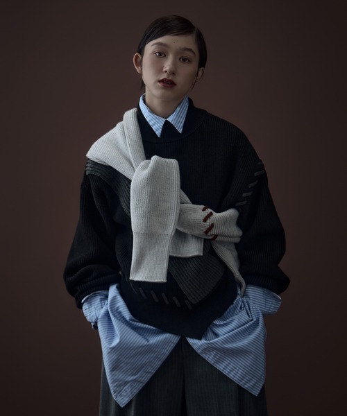 UN3D.（アンスリード）の「【UN3D./アンスリード】《STUDIOUS別注》Asymmetrical Stitch Rib knit/アシンメトリカルステッチリブニット（ニット/セーター・レディース・グレー/ブラック・FREE）」の9枚目の写真