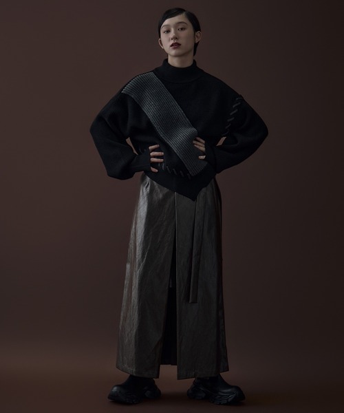 UN3D.（アンスリード）の「【UN3D./アンスリード】《STUDIOUS別注》Asymmetrical Stitch Rib knit/アシンメトリカルステッチリブニット（ニット/セーター・レディース・グレー/ブラック・FREE）」の15枚目の写真