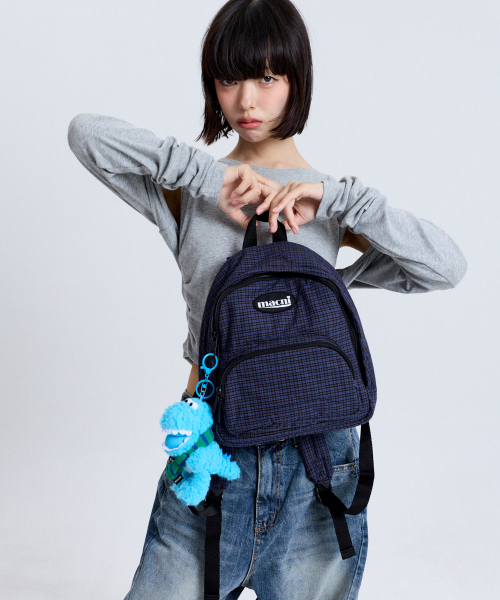 MACNI(マクニ)の「CHECKER PADDED MINI BACKPACK NAVY CHECK(バックパック/リュック・レディース・その他・FREE)」の3枚目の写真