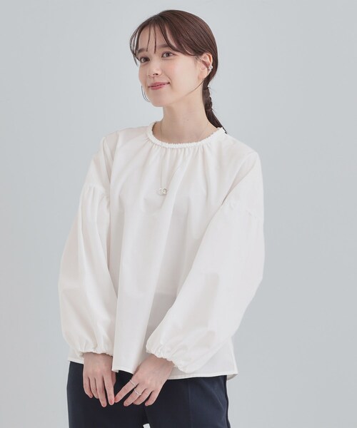 SHOO・LA・RUE(シューラルー)の「【洗濯機可/S-LL】ふんわりとしたお袖が愛らしい ジレスタイルに合うブラウス(シャツ/ブラウス・レディース・ライトブルー/オフホワイト・01/02/04/03)」の3枚目の写真
