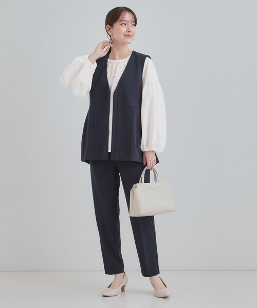 SHOO・LA・RUE(シューラルー)の「【洗濯機可/S-LL】ふんわりとしたお袖が愛らしい ジレスタイルに合うブラウス(シャツ/ブラウス・レディース・ライトブルー/オフホワイト・01/02/04/03)」の5枚目の写真