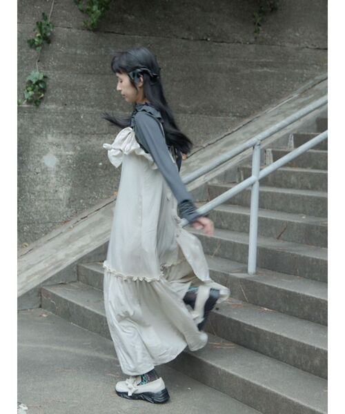 merry jenny（メリージェニー）の「ribbonプラットフォームスニーカー（スニーカー・レディース・ブラック/アイボリー・LARGE/MEDIUM）」の6枚目の写真