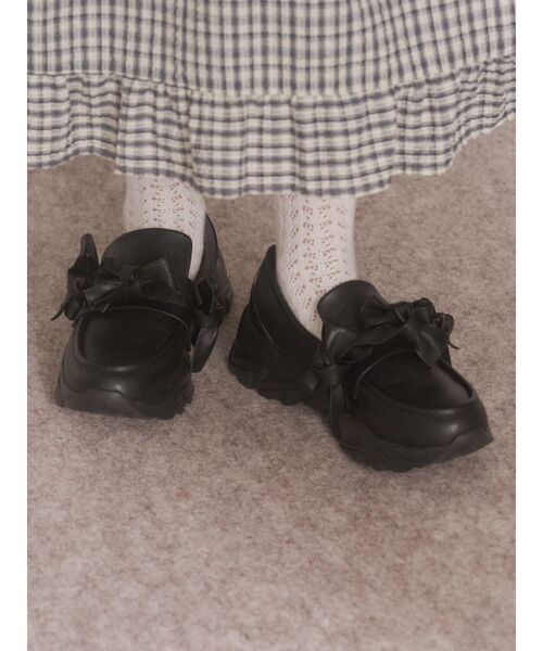 merry jenny（メリージェニー）の「ribbonプラットフォームスニーカー（スニーカー・レディース・ブラック/アイボリー・LARGE/MEDIUM）」の8枚目の写真