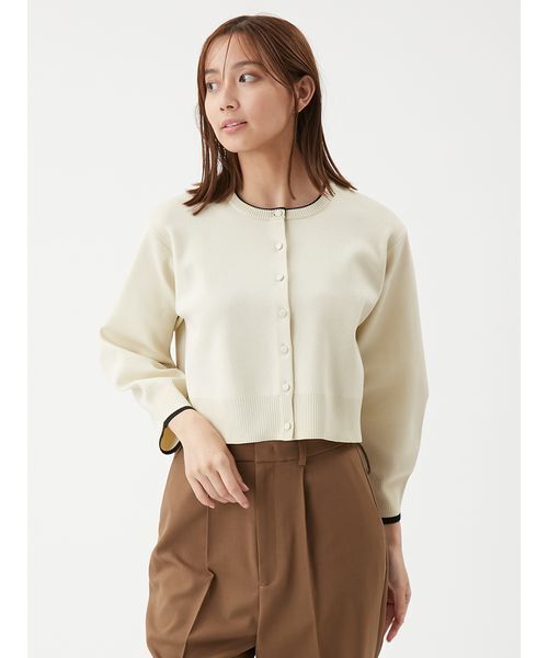 Mila Owen(ミラオーウェン)の「【セットアップ対応】フォルムアンサンブルくるみ釦ショートカーディガン(カーディガン/ボレロ・レディース・ネイビー/グリーン/ピンク/アイボリー/ブラック・F)」の7枚目の写真