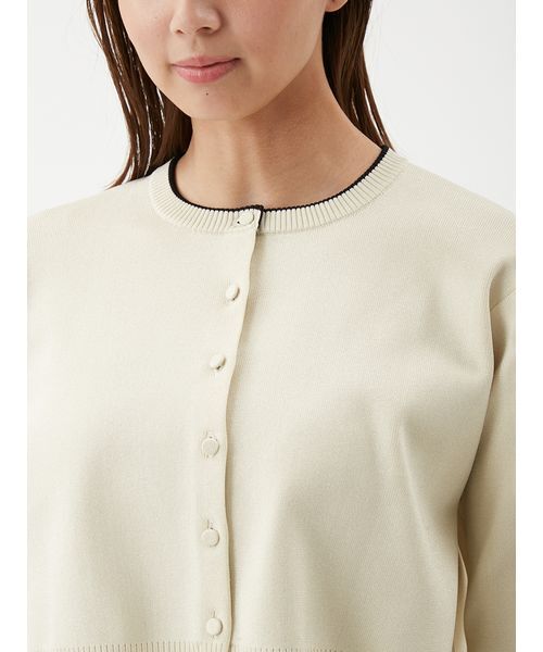 Mila Owen(ミラオーウェン)の「【セットアップ対応】フォルムアンサンブルくるみ釦ショートカーディガン(カーディガン/ボレロ・レディース・ネイビー/グリーン/ピンク/アイボリー/ブラック・F)」の10枚目の写真