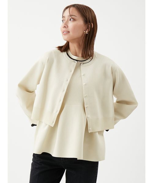 Mila Owen(ミラオーウェン)の「【セットアップ対応】フォルムアンサンブルくるみ釦ショートカーディガン(カーディガン/ボレロ・レディース・ネイビー/グリーン/ピンク/アイボリー/ブラック・F)」の14枚目の写真