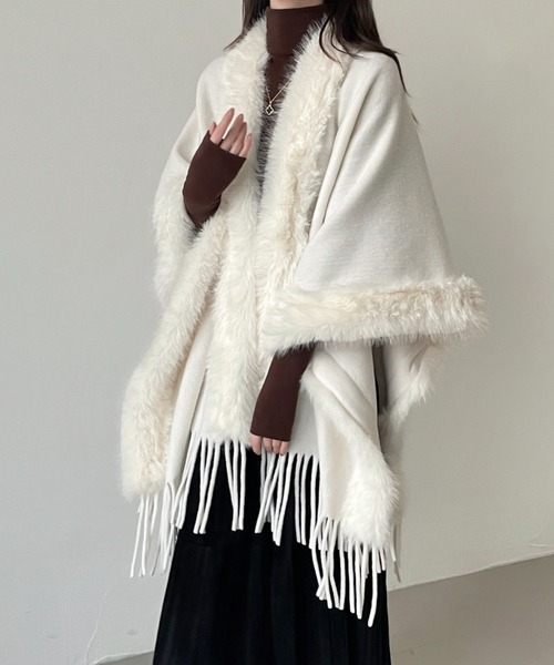 ABITOKYO（アビトーキョー）の「フリンジファードッキングメルトンポンチョ（ポンチョ・レディース・モカ/ベージュ/ブラック/チャコールグレー・FREE）」の4枚目の写真