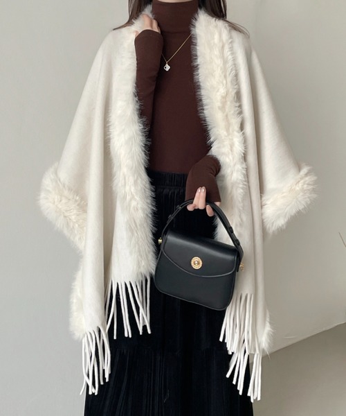 ABITOKYO（アビトーキョー）の「フリンジファードッキングメルトンポンチョ（ポンチョ・レディース・モカ/ベージュ/ブラック/チャコールグレー・FREE）」の8枚目の写真