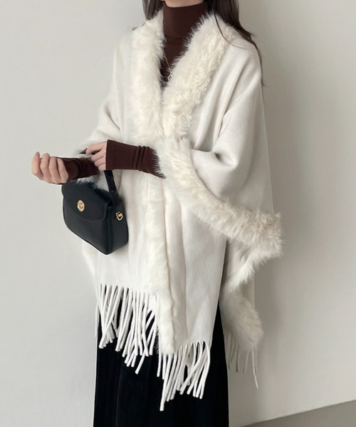 ABITOKYO（アビトーキョー）の「フリンジファードッキングメルトンポンチョ（ポンチョ・レディース・モカ/ベージュ/ブラック/チャコールグレー・FREE）」の5枚目の写真