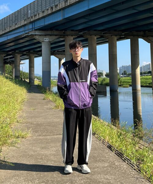URBAN PLAYERS(アーバンプレイヤーズ)の「ニュイング オーバーサイズ ウィンドブレーカー ジャケット (パープル)(ナイロンジャケット・レディース・その他・LARGE/X-LARGE/MEDIUM)」の11枚目の写真