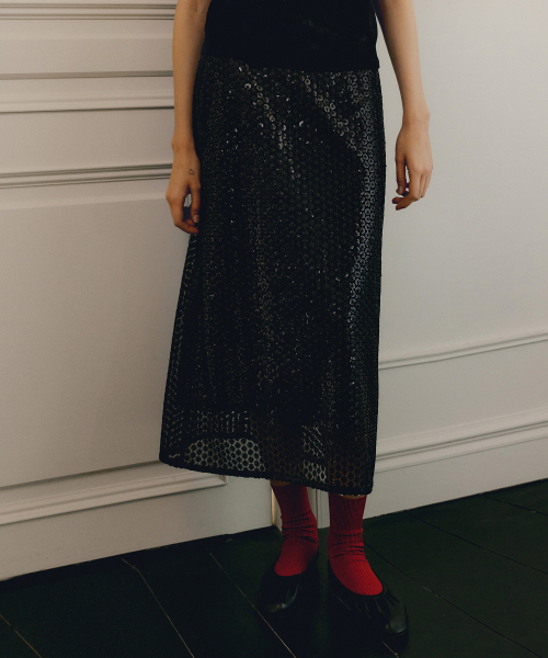 OCTETTE(オテット)の「FLOWER SPARKLE SKIRTS_BLACK(スカート・レディース・ブラック・SMALL/MEDIUM)」の3枚目の写真