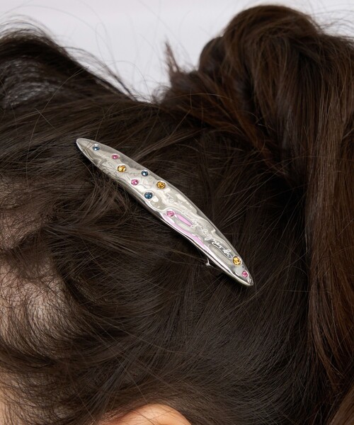 To b. by agnes b.(トゥービーバイアニエスベー)の「マルチカラー ストーン バレッタ(ヘアゴム・レディース・シルバー系その他・FREE)」の5枚目の写真