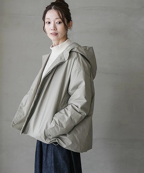 solamonat poche(ソラモナポッシェ)の「ばさっとフードダウンジャケット(ダウンジャケット/コート・レディース・グレイッシュベージュ/ブラック/スミクロ/カーキ・2.0)」の14枚目の写真