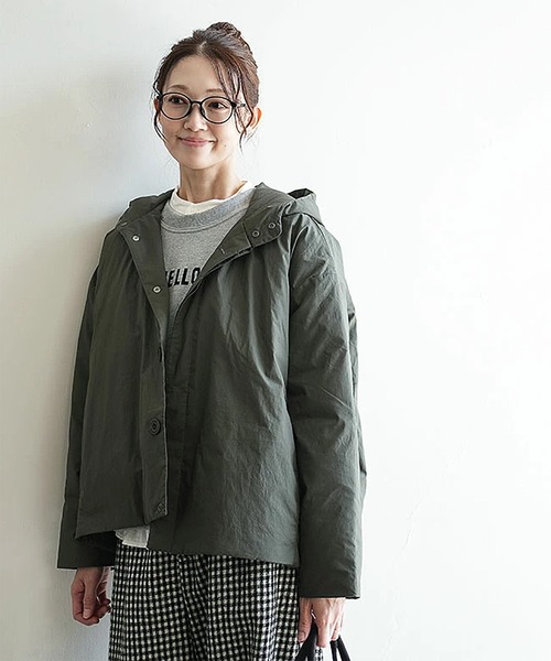 solamonat poche(ソラモナポッシェ)の「ばさっとフードダウンジャケット(ダウンジャケット/コート・レディース・グレイッシュベージュ/ブラック/スミクロ/カーキ・2.0)」の11枚目の写真