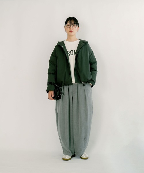 solamonat poche(ソラモナポッシェ)の「ばさっとフードダウンジャケット(ダウンジャケット/コート・レディース・グレイッシュベージュ/ブラック/スミクロ/カーキ・2.0)」の6枚目の写真