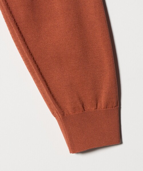 UNITED ARROWS(ユナイテッドアローズ)の「コットン ハイゲージ クルーネック ニット(ニット/セーター・メンズ・ライトグレー/オレンジ/コバルトブルー/ネイビー・M/XL/L/S)」の6枚目の写真