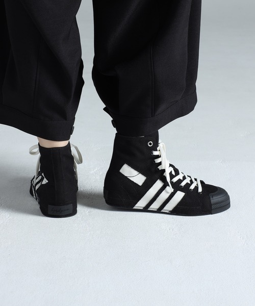 Y-3（ワイスリー）の「Y-3 NIZZA HI（スニーカー・メンズ・ブラック×ホワイト・27.5cm/27.0cm/26.5cm/25.5cm/23.5cm/28.5cm/24.5cm/24.0cm/23.0cm/22.5cm/28.0cm/26.0cm）」の5枚目の写真