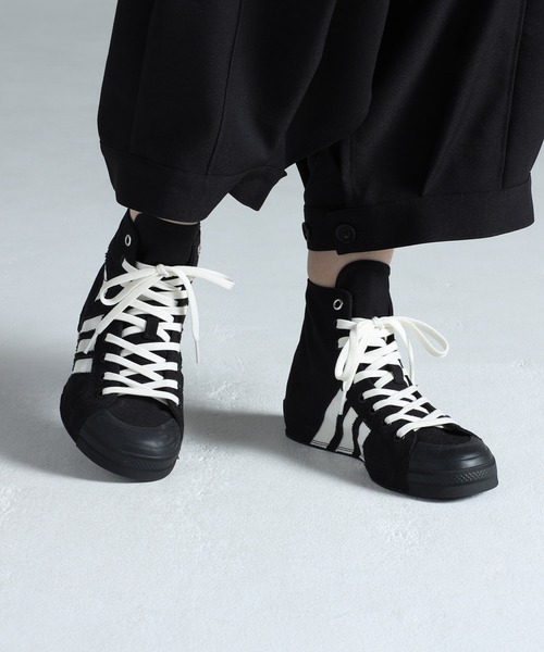 Y-3（ワイスリー）の「Y-3 NIZZA HI（スニーカー・メンズ・ブラック×ホワイト・27.5cm/27.0cm/26.5cm/25.5cm/23.5cm/28.5cm/24.5cm/24.0cm/23.0cm/22.5cm/28.0cm/26.0cm）」の4枚目の写真