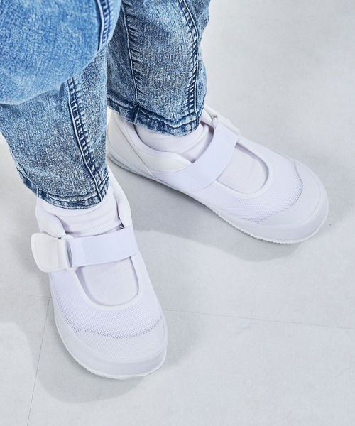 ORiental TRaffic（オリエンタルトラフィック）の「＼ 上履き ／ゴム ストラップ スクール シューズ /K-533（パンプス・キッズ・ブルー/ホワイト/パープル/ネイビー・16.0cm/16.5cm/17.0cm/17.5cm/18.0cm/18.5cm/19.0cm/19.5cm/20.0cm/20.5cm/21.0cm/21.5㎝/22.0cm）」の2枚目の写真