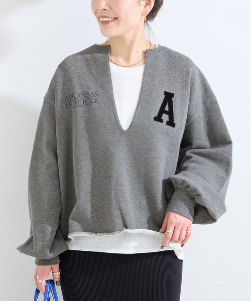 B.C STOCK（ベーセーストック）の「手洗い可 / Vネックロゴスウェット（スウェット・レディース・チャコールグレー/ライトグレー/ネイビー・FREE）」の2枚目の写真