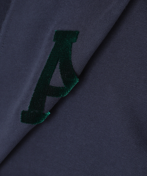 B.C STOCK（ベーセーストック）の「手洗い可 / Vネックロゴスウェット（スウェット・レディース・チャコールグレー/ライトグレー/ネイビー・FREE）」の22枚目の写真