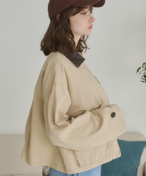 ANGIE(アンジー)の「レザーカラー ショート丈 ワークブルゾン(ブルゾン・レディース・ブルー/ベージュ/ネイビー・FREE)」の1枚目の写真