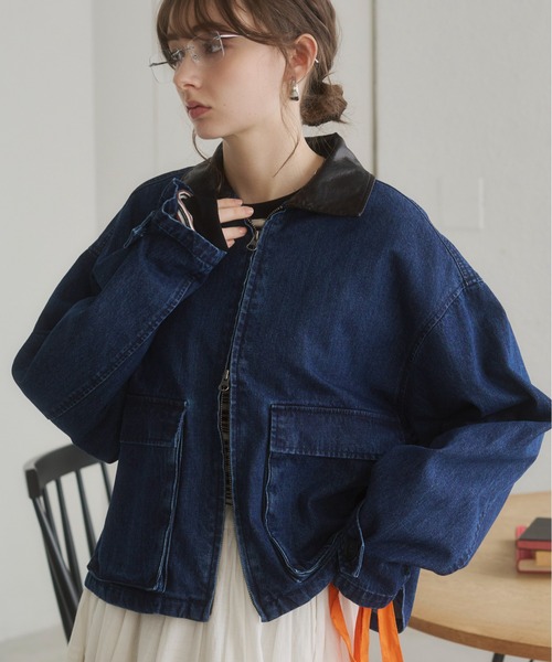 ANGIE(アンジー)の「レザーカラー ショート丈 ワークブルゾン(ブルゾン・レディース・ブルー/ベージュ/ネイビー・FREE)」の2枚目の写真