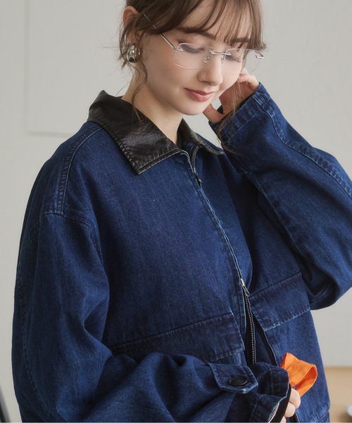 ANGIE(アンジー)の「レザーカラー ショート丈 ワークブルゾン(ブルゾン・レディース・ブルー/ベージュ/ネイビー・FREE)」の4枚目の写真