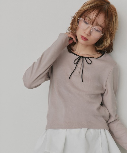 ad thie(アドティエ)の「ネックレース リボンデザイン リブトップス(Tシャツ/カットソー・レディース・ブラウン/ベージュ系/ブラック/オフホワイト・MEDIUM/LARGE)」の4枚目の写真