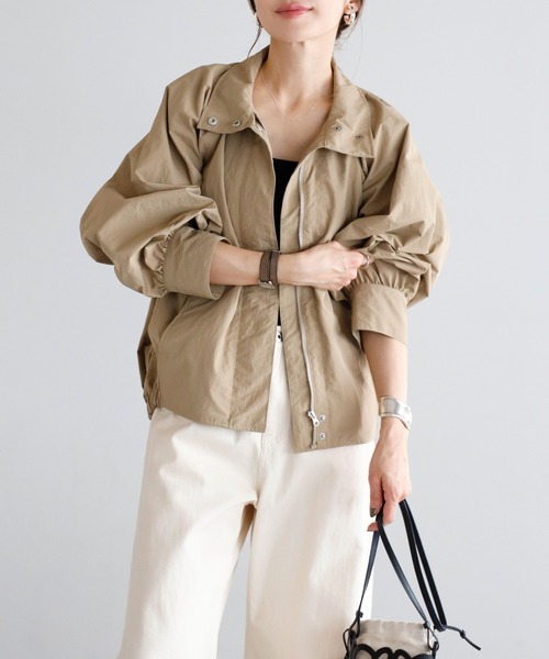 Bonjour Sagan（ボンジュールサガン）の「撥水スタンドネックマウンテンパーカー（マウンテンパーカー・レディース・ベージュ/ライトベージュ/カーキ・FREE）」の6枚目の写真