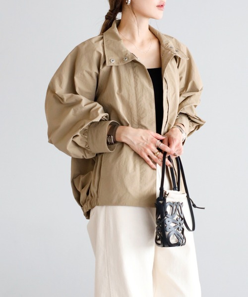 Bonjour Sagan（ボンジュールサガン）の「撥水スタンドネックマウンテンパーカー（マウンテンパーカー・レディース・ベージュ/ライトベージュ/カーキ・FREE）」の9枚目の写真