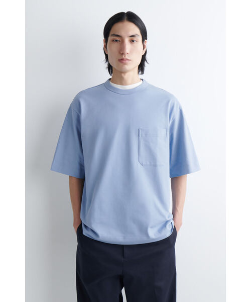 COS(コス)の「オーバーサイズヘビーウェイトTシャツ(Tシャツ/カットソー・メンズ・ライトブルー/ホワイト系/ネイビー/ブラック×カーキ・L/S/XL/M/XS)」の1枚目の写真