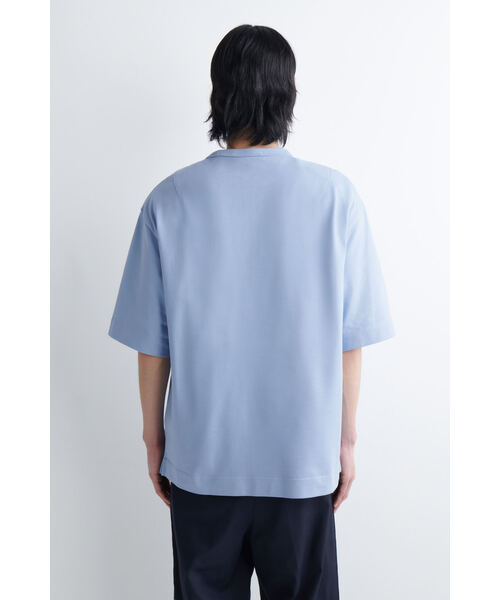 COS(コス)の「オーバーサイズヘビーウェイトTシャツ(Tシャツ/カットソー・メンズ・ライトブルー/ホワイト系/ネイビー/ブラック×カーキ/ダークグリーン/ホワイト×ブルー・L/S/XL/M/XS)」の14枚目の写真