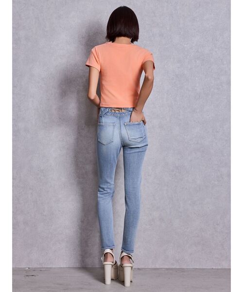 GYDA（ジェイダ）の「ハイウエストボタンBACKカーブクロスGYDA chainスキニーデニムパンツ（デニムパンツ・レディース・インディゴブルー/ライトブルー・MEDIUM/SMALL/X-SMALL）」の7枚目の写真