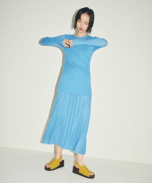 Mila Owen(ミラオーウェン)の「シアーニットワンピース(ワンピース・レディース・ブラック/ホワイト/ブルー・0/1)」の5枚目の写真