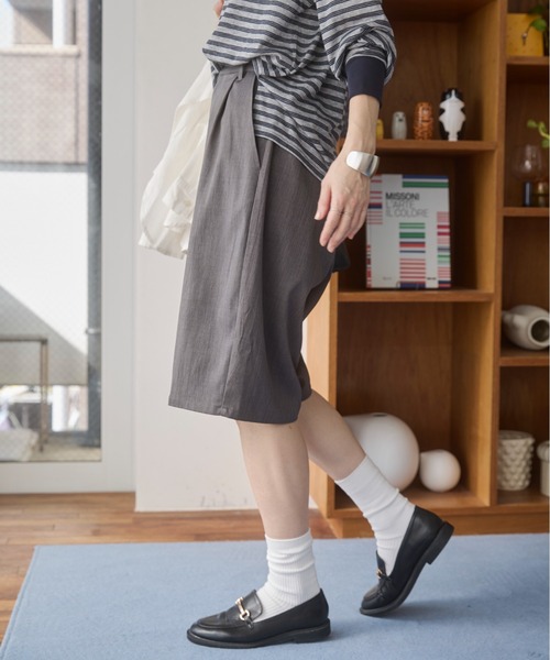 ANGIE（アンジー）の「TRツイル タックハーフパンツ / バミューダ―パンツ（スラックス・レディース・ベージュ/グレー/ブラック/アイボリー・FREE）」の15枚目の写真